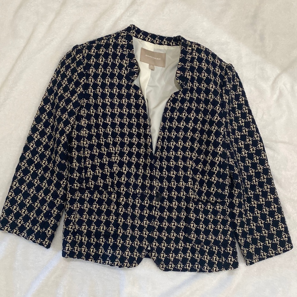 Used- Like new- Banana Republic Blazer